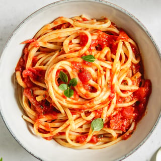 Red or White Sauce Pasta
